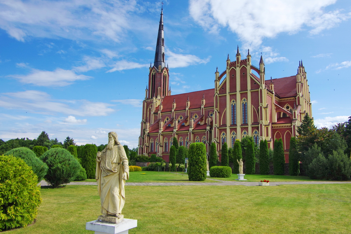 Костел святой троицы в гервятах фото