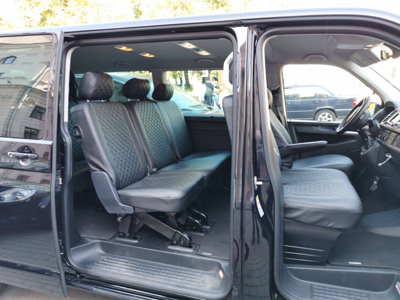 Микроавтобус Volkswagen Caravelle