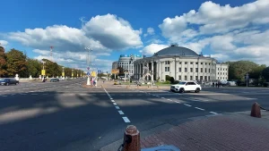 Скульптура "Клоуны-музыканты"