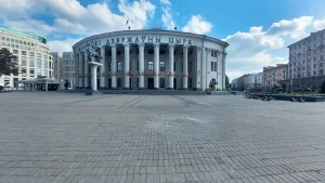 Скульптура "Клоуны-музыканты"