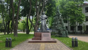 Памятник Евфросинии Полоцкой БГУ